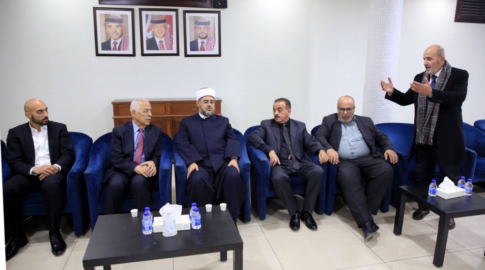 Madar Al-Saa Images 0.6602307438657442