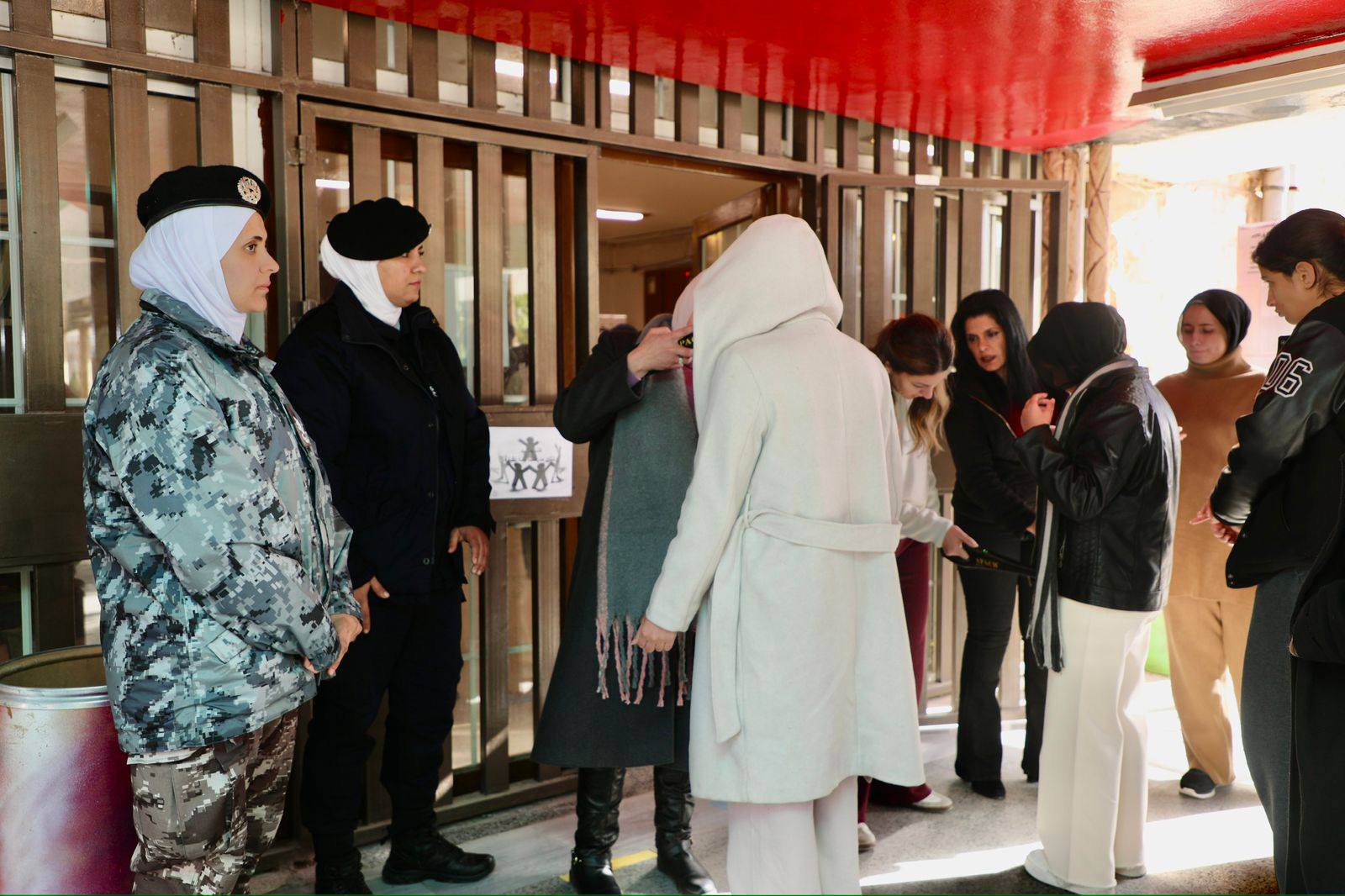 Madar Al-Saa Images 0.23438920224555737