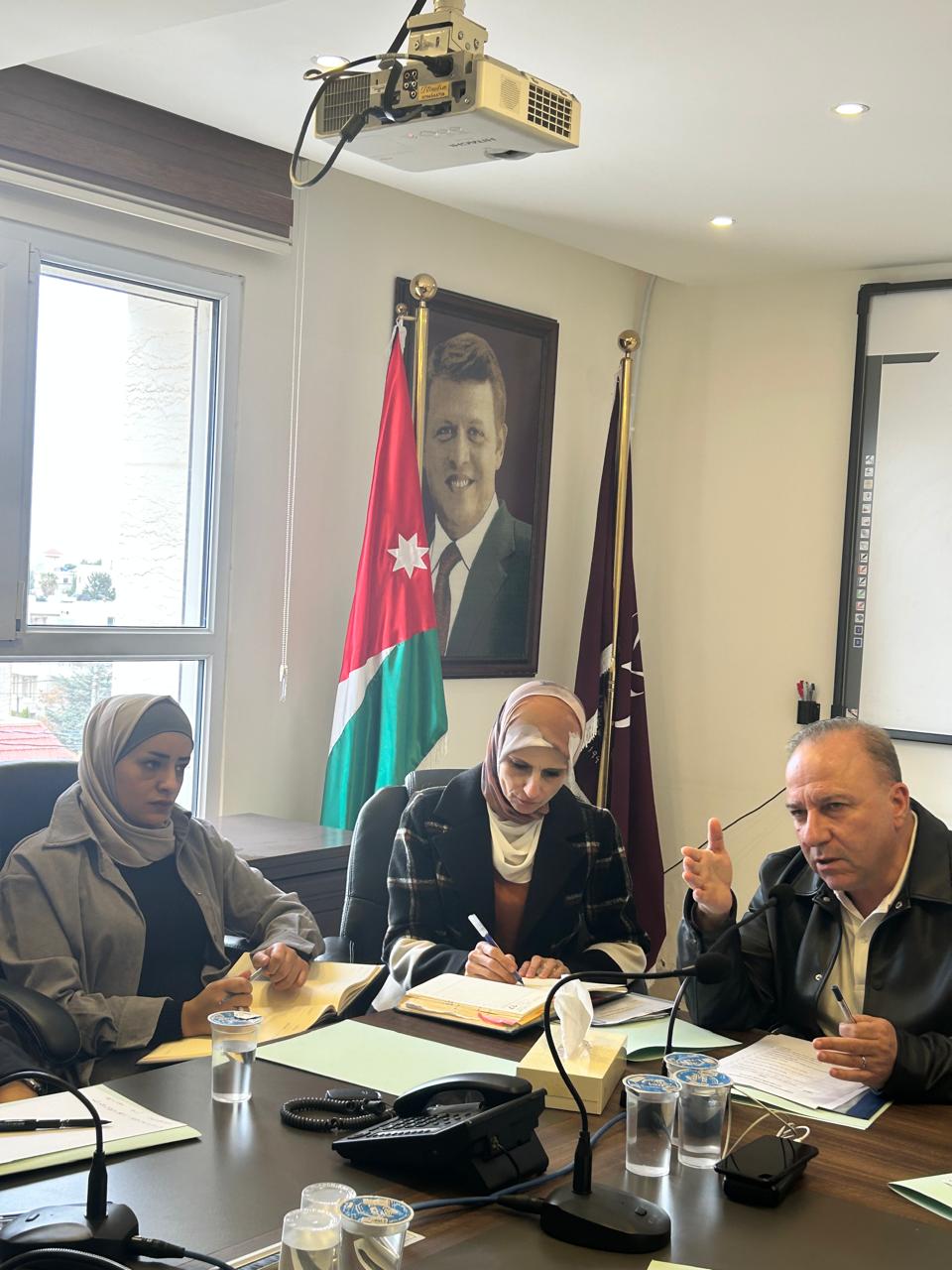 Madar Al-Saa Images 0.4345706112592056