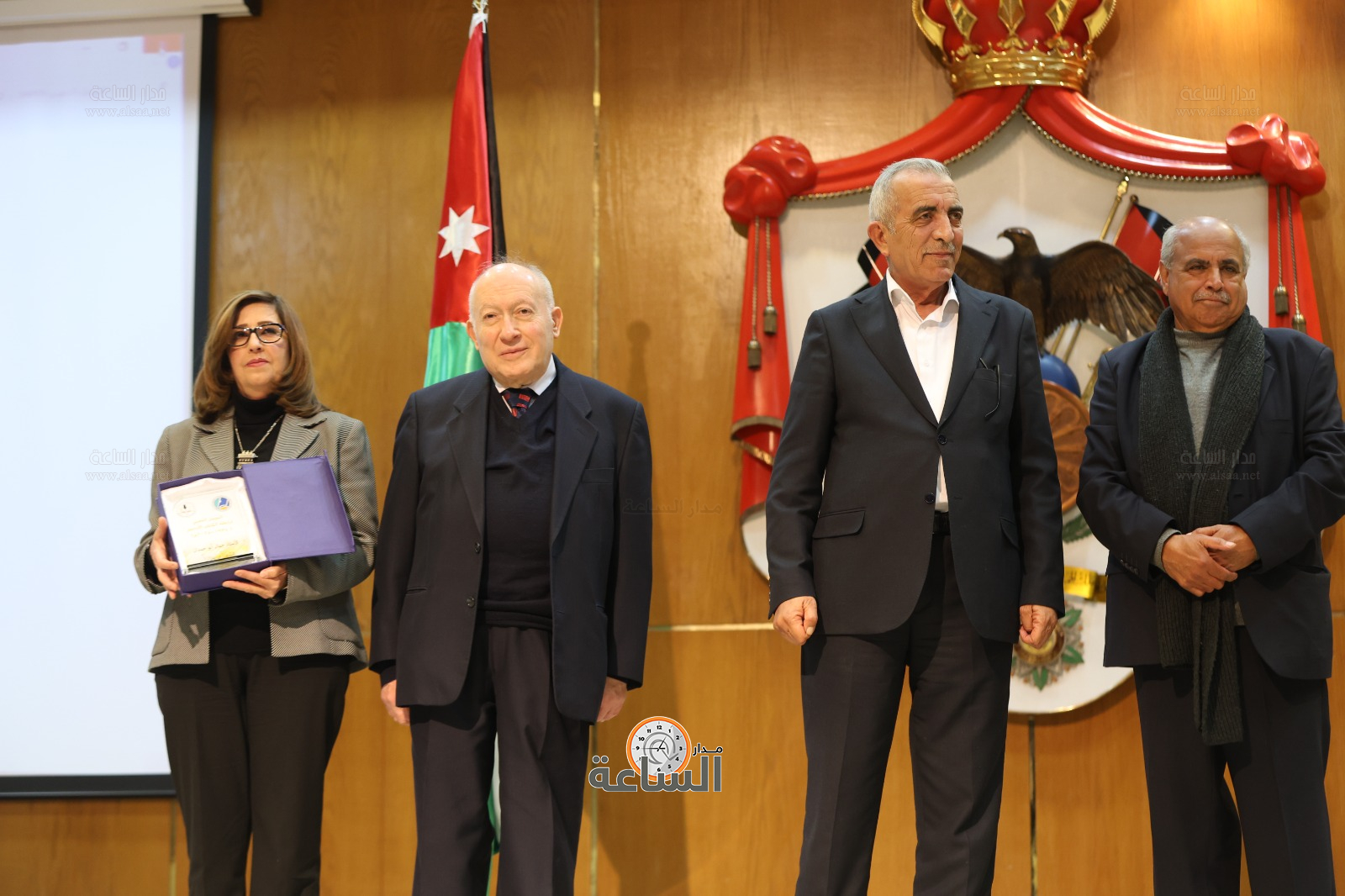 Madar Al-Saa Images 0.952216452893389