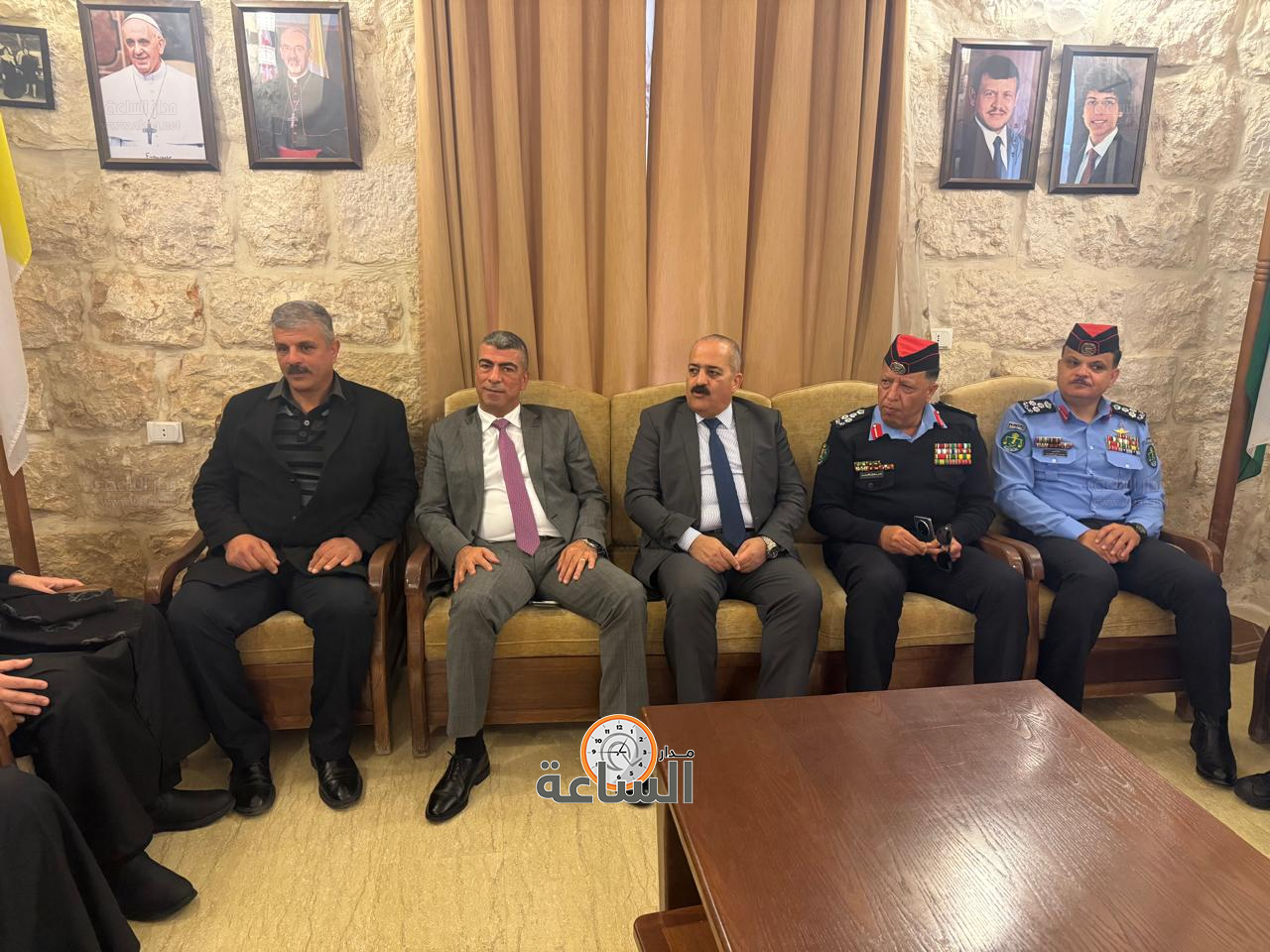 Madar Al-Saa Images 0.9906727890381701