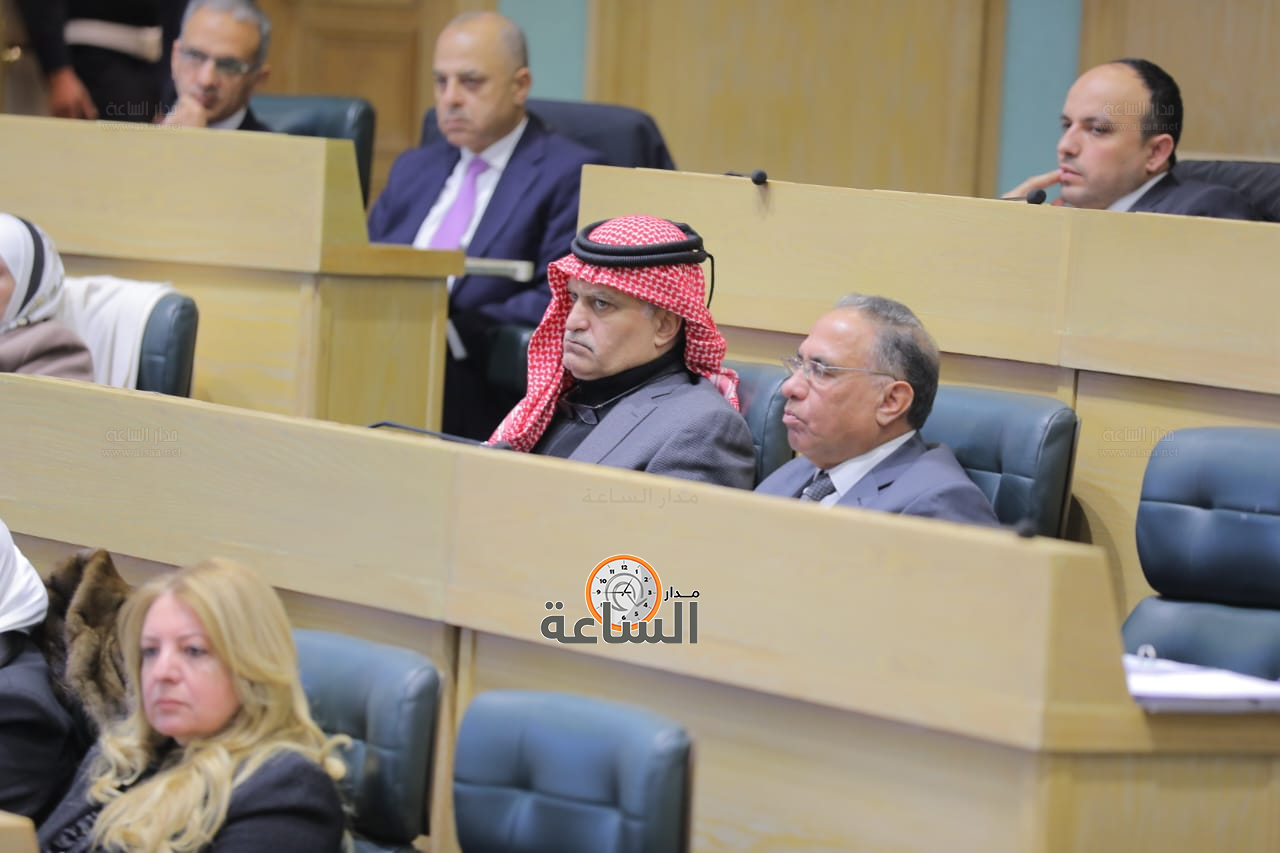 Madar Al-Saa Images 0.9361560484434754