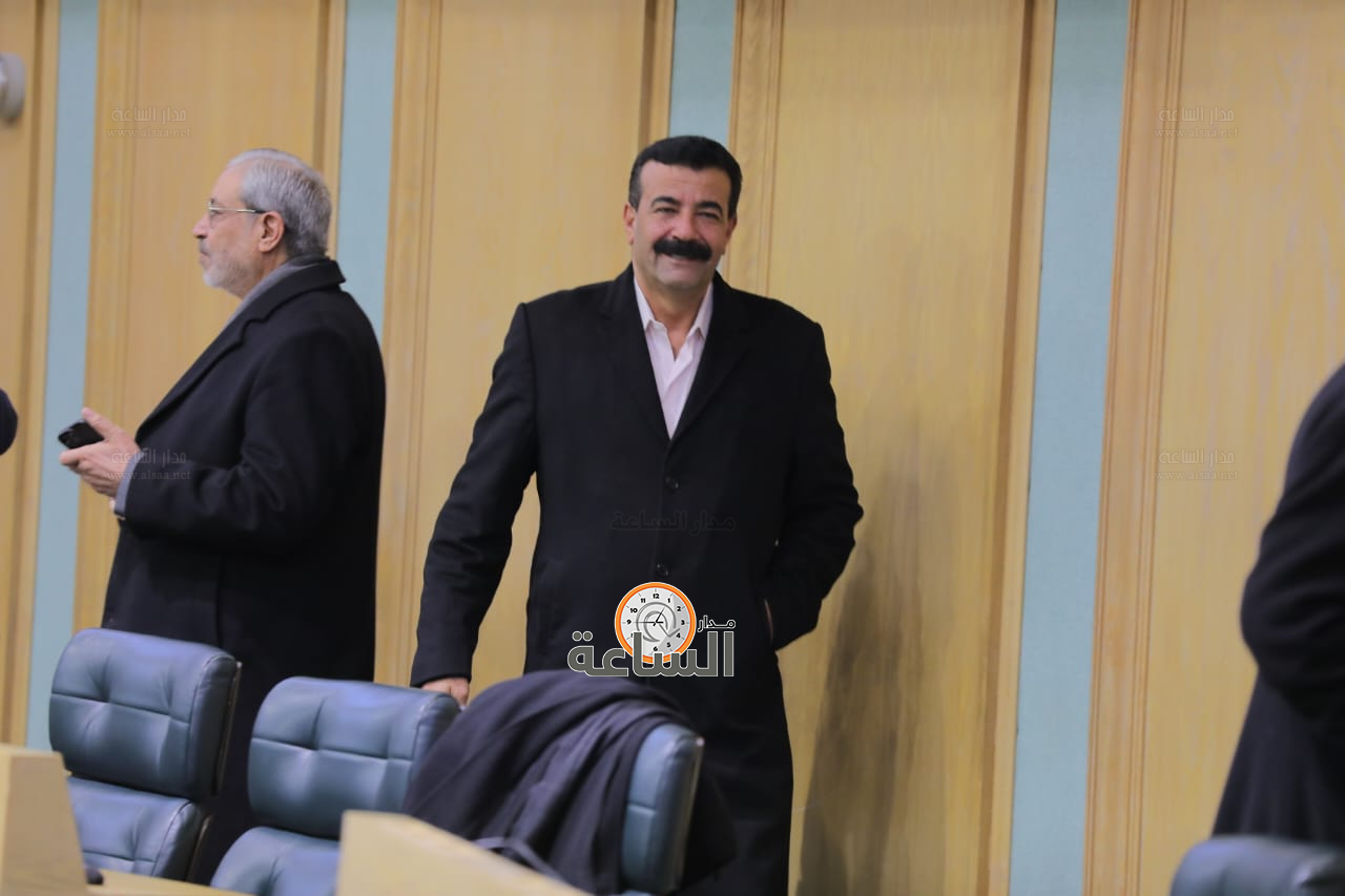 Madar Al-Saa Images 0.4856017246504567