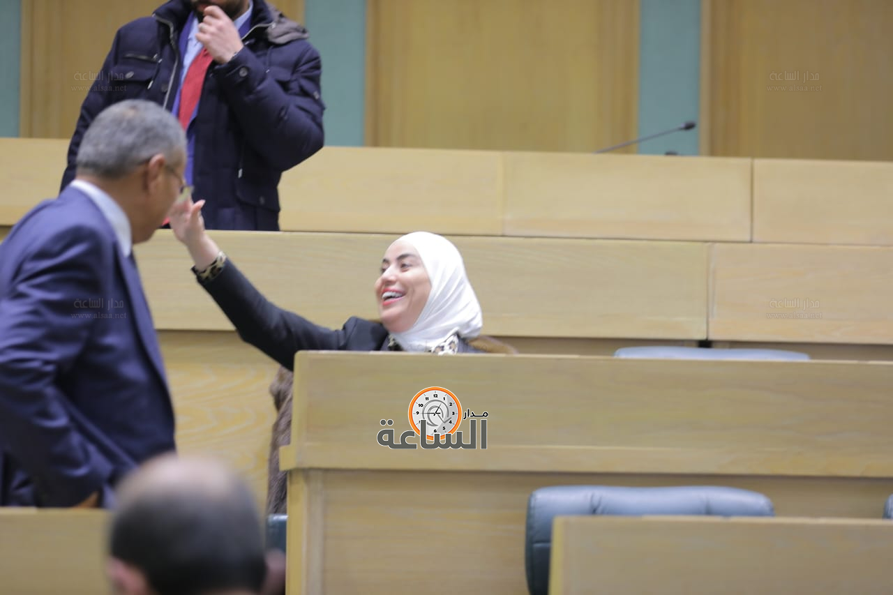 Madar Al-Saa Images 0.8800451137665066