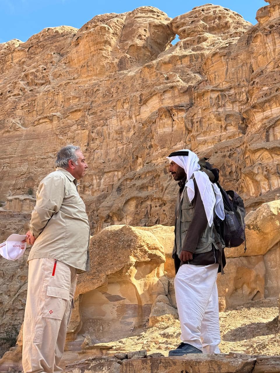 Madar Al-Saa Images 0.12761569755790325