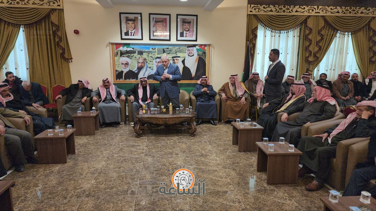 Madar Al-Saa Images 0.7850076118389187