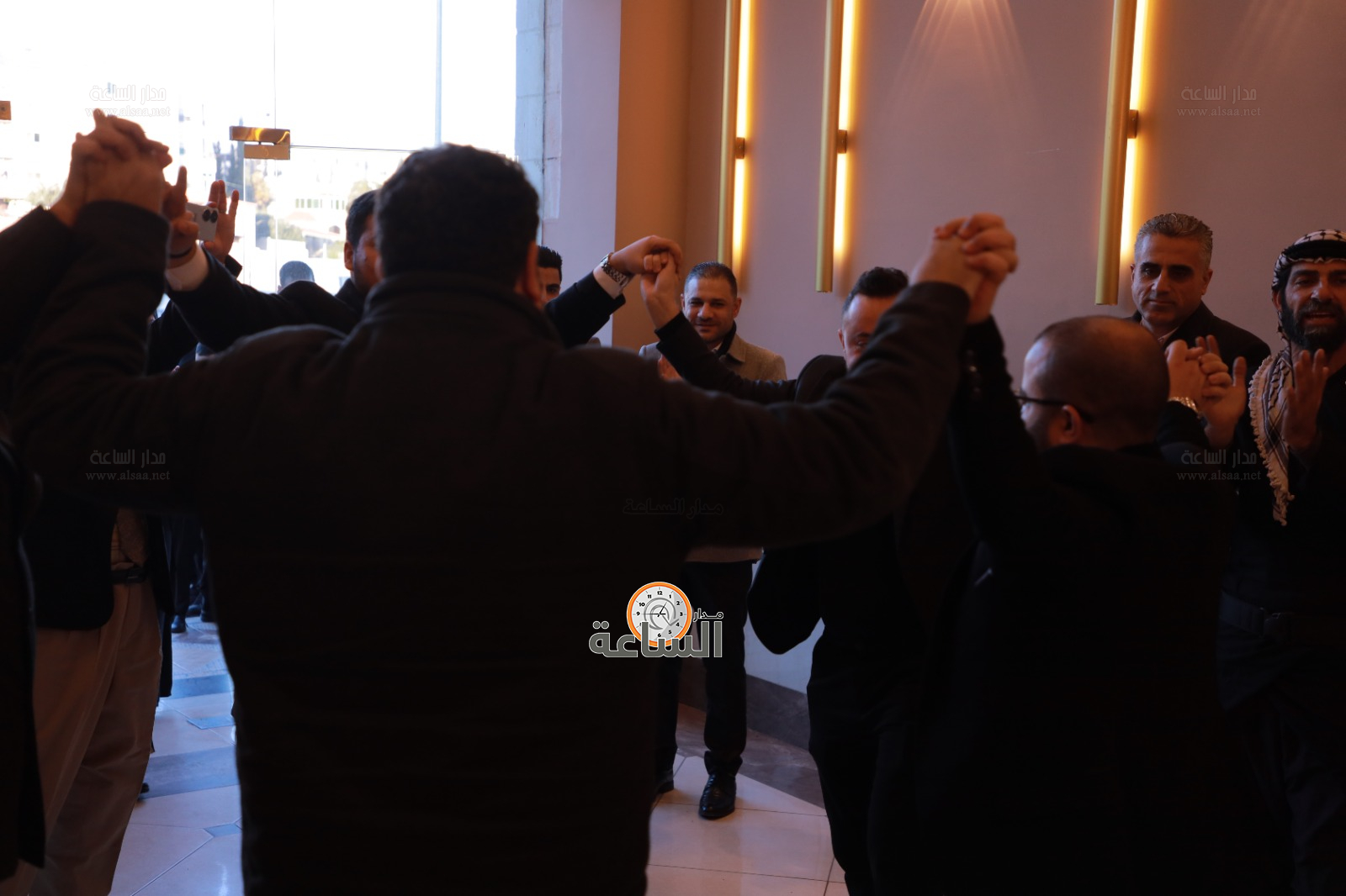 Madar Al-Saa Images 0.47175336528919454