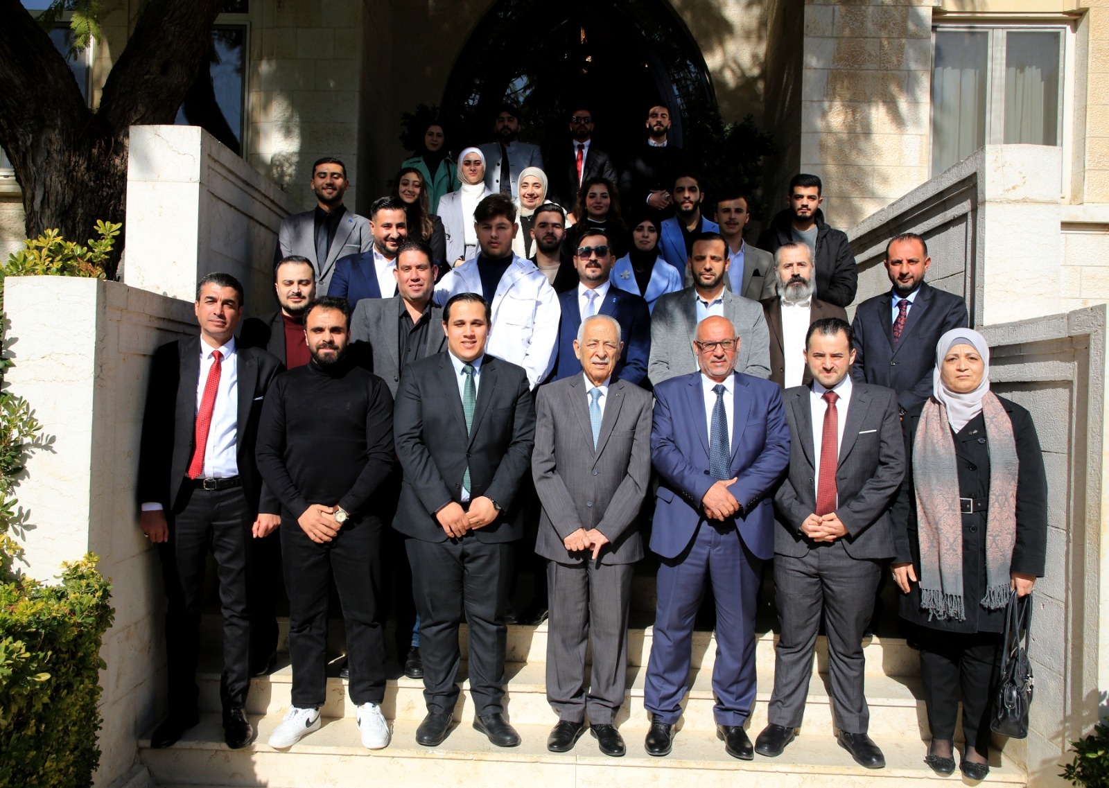 Madar Al-Saa Images 0.5481137145310089