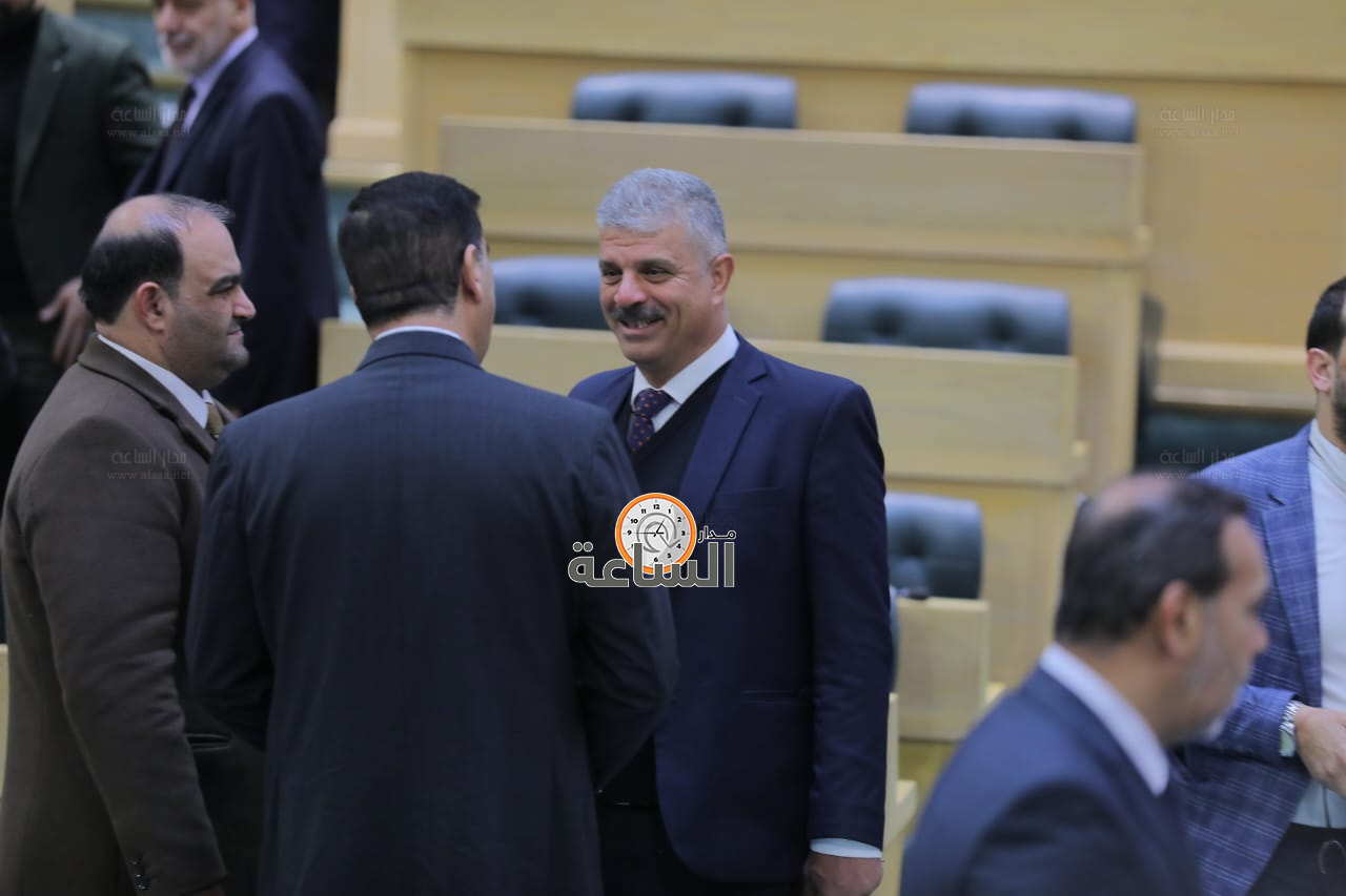 Madar Al-Saa Images 0.44116114283014385