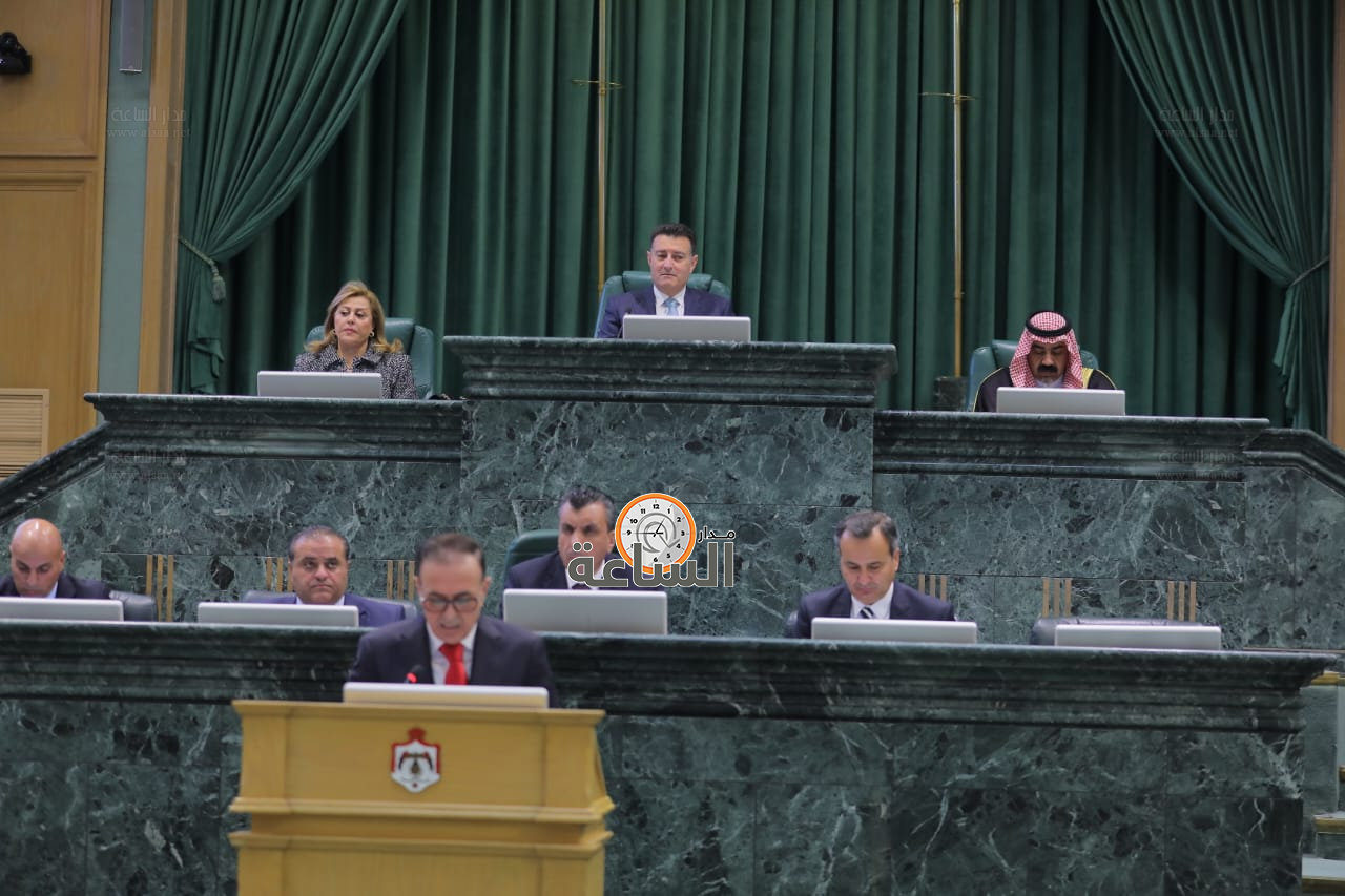 Madar Al-Saa Images 0.3777418593381079