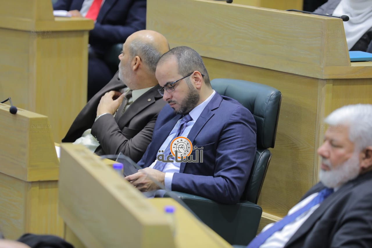 Madar Al-Saa Images 0.433357448847991