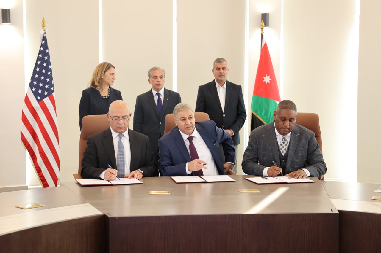 Madar Al-Saa Images 0.8101215231236654