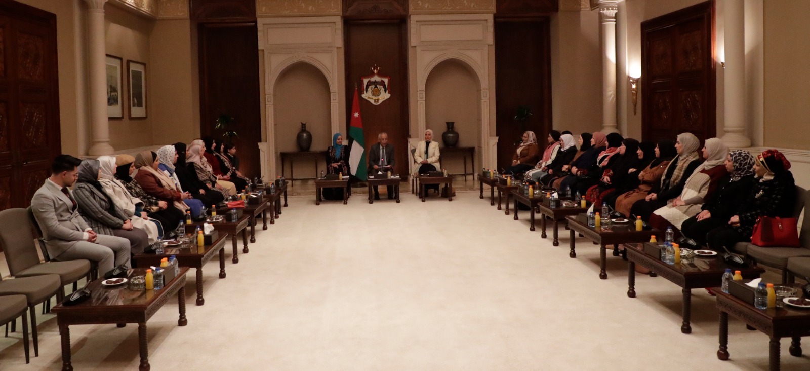 Madar Al-Saa Images 0.7647318884364165