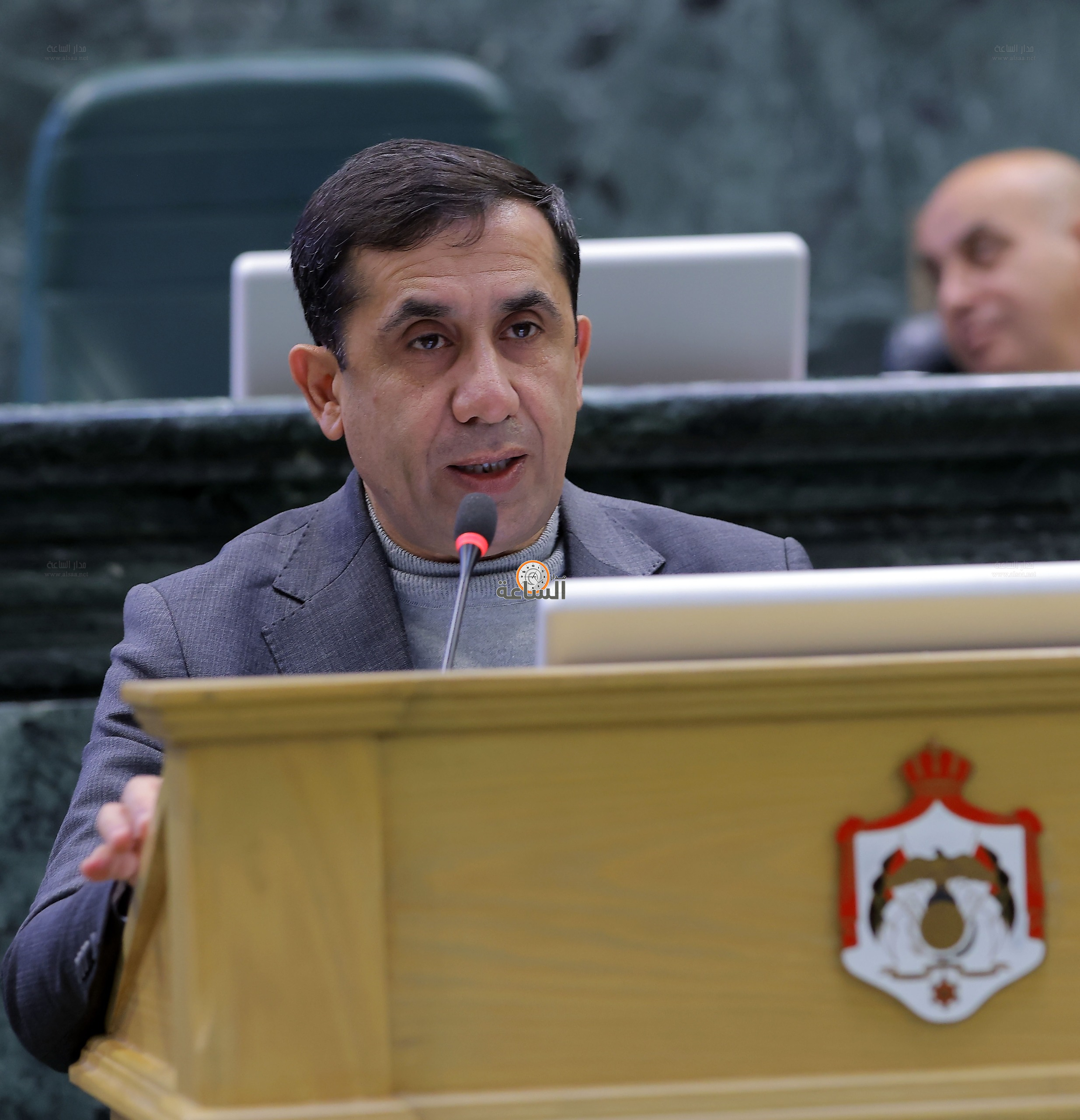 النائب حكم معادات