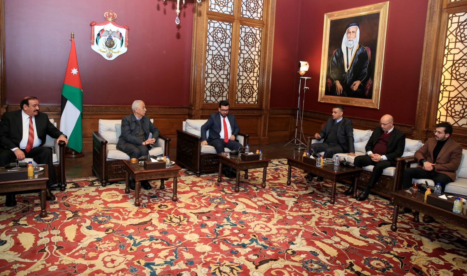 Madar Al-Saa Images 0.69156707273424