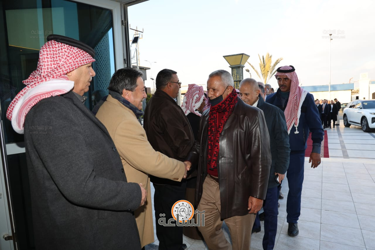 Madar Al-Saa Images 0.8371701565184257