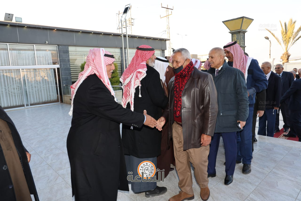 Madar Al-Saa Images 0.4256160831804072