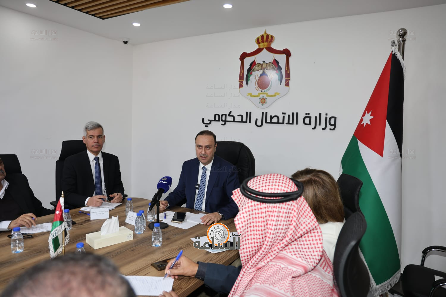 Madar Al-Saa Images 0.18361483866592176