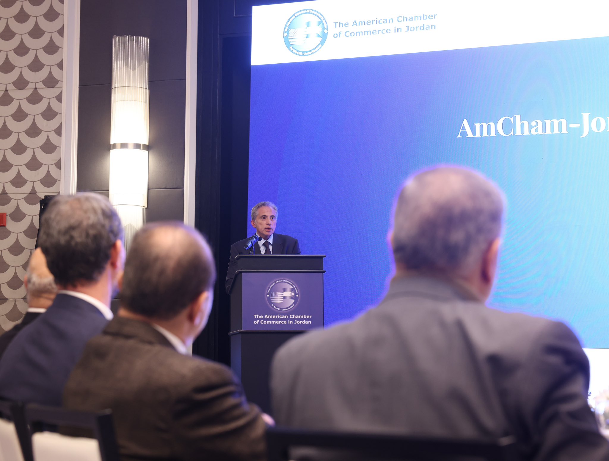 Madar Al-Saa Images 0.6744343454850383