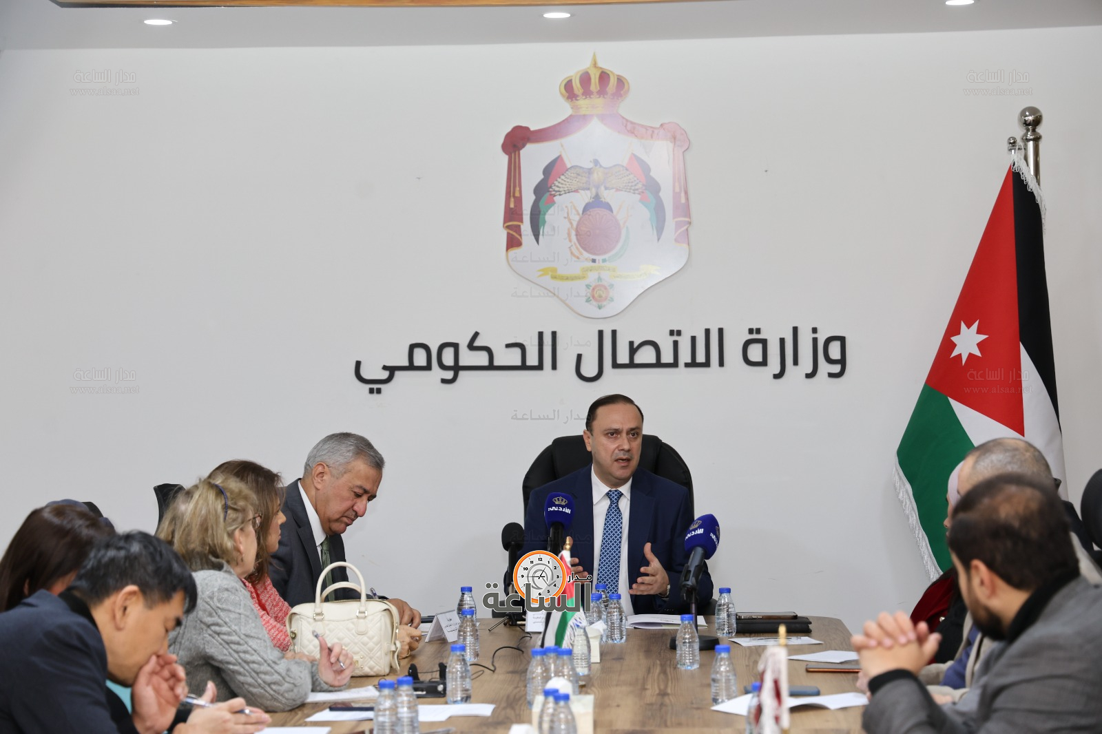 Madar Al-Saa Images 0.22648238217144345