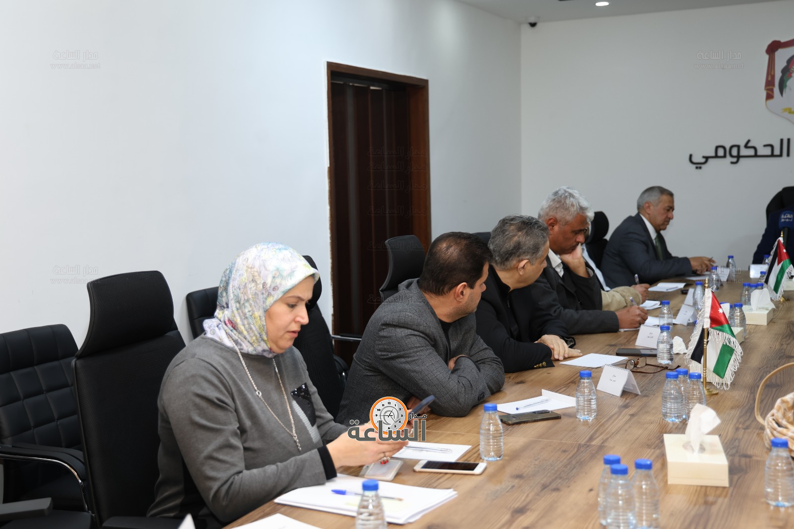 Madar Al-Saa Images 0.8786608393882682