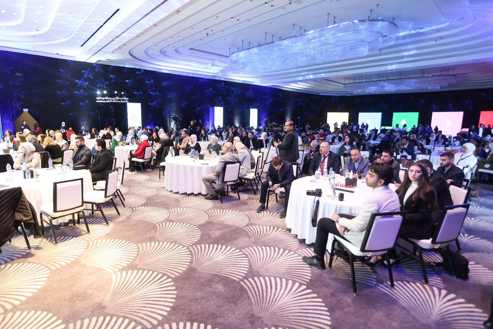 Madar Al-Saa Images 0.43465809637678143