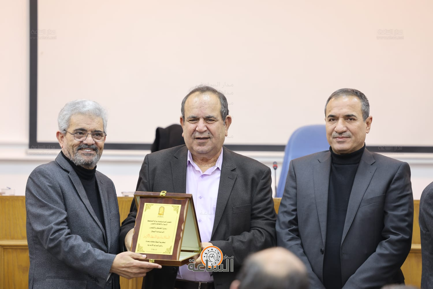 Madar Al-Saa Images 0.6932137328363646