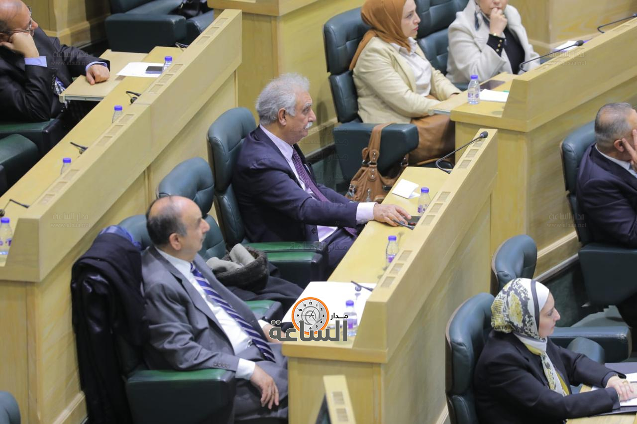 Madar Al-Saa Images 0.5694068407438251