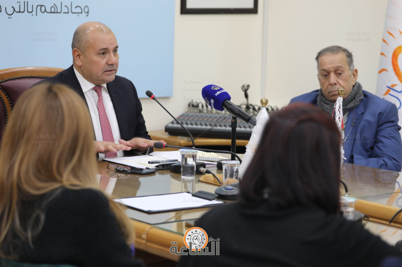 Madar Al-Saa Images 0.8470454845997564