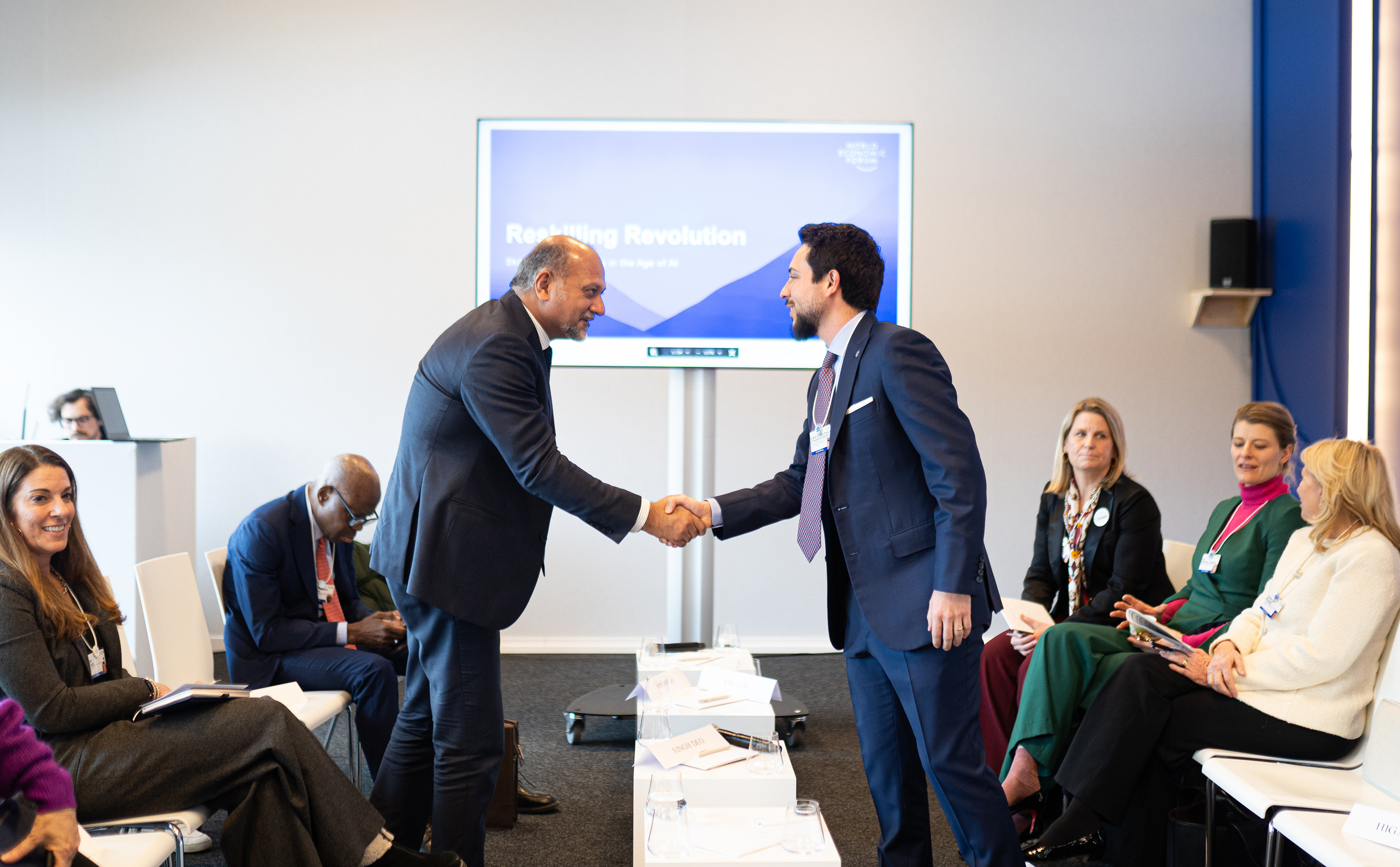 Madar Al-Saa Images 0.22518238597345075