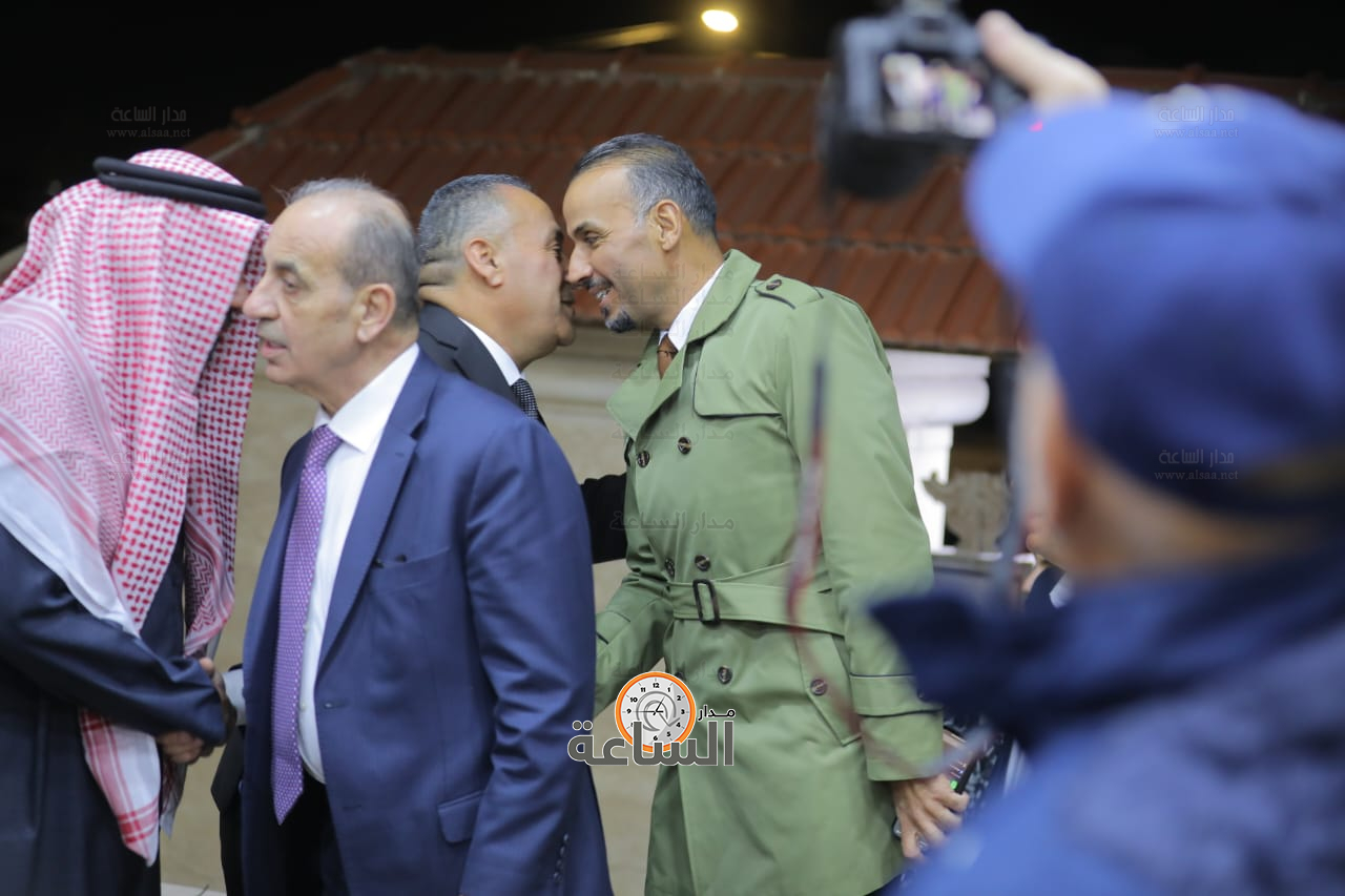 Madar Al-Saa Images 0.6742520383865984