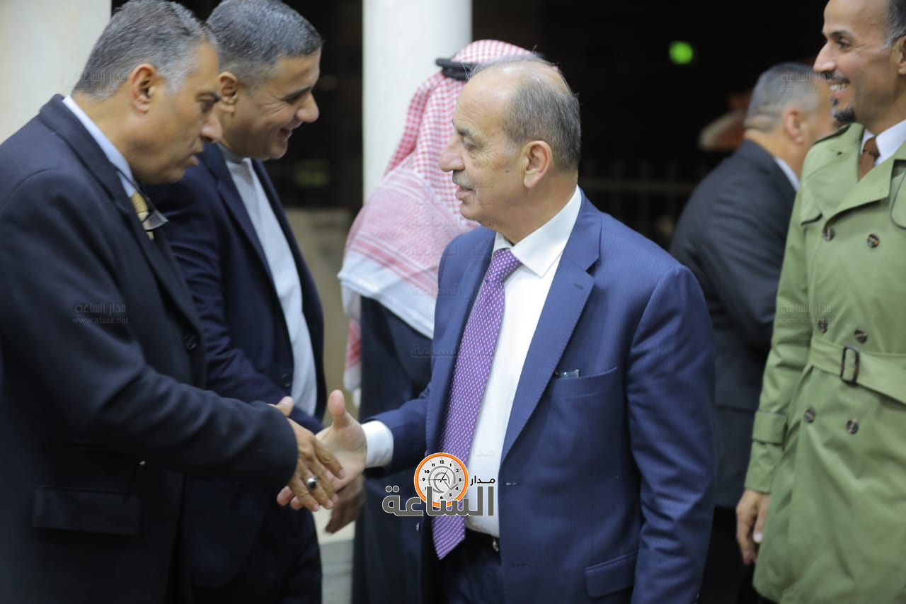 Madar Al-Saa Images 0.2402435546467805