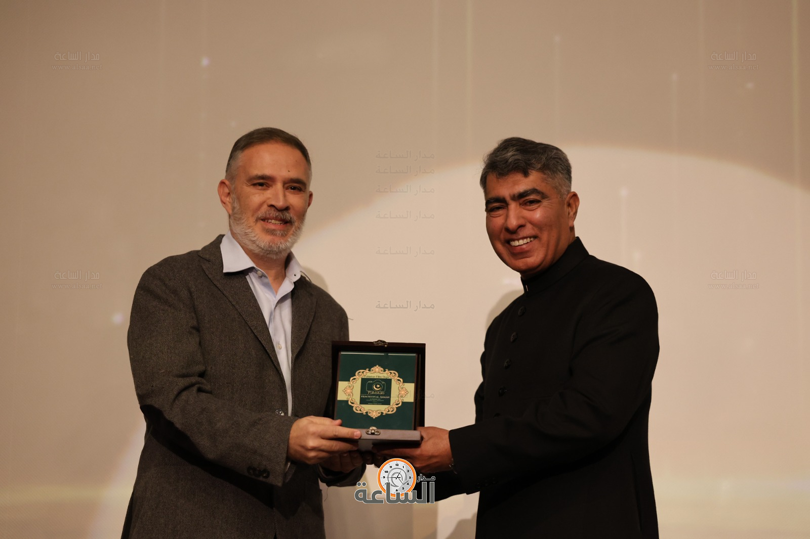 Madar Al-Saa Images 0.8893167327279841