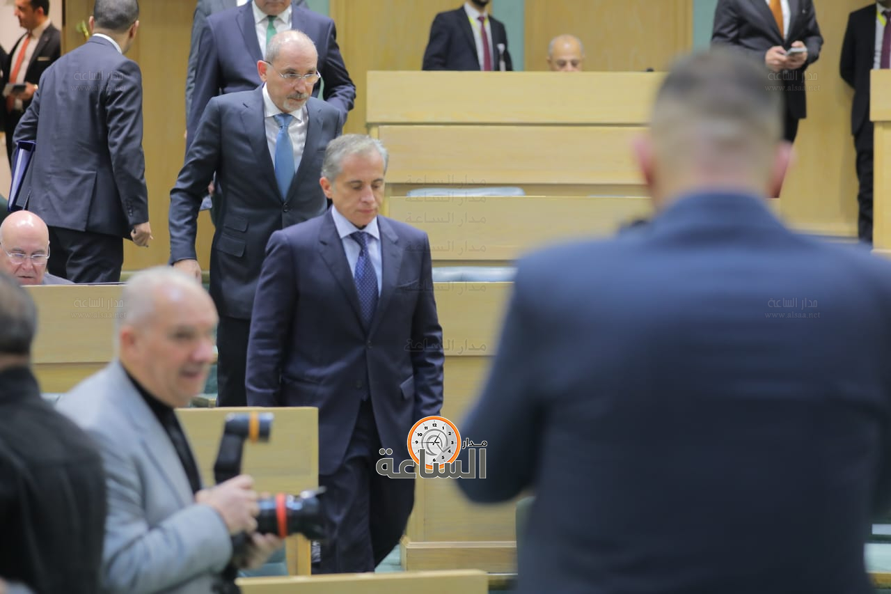 Madar Al-Saa Images 0.14339307866871476