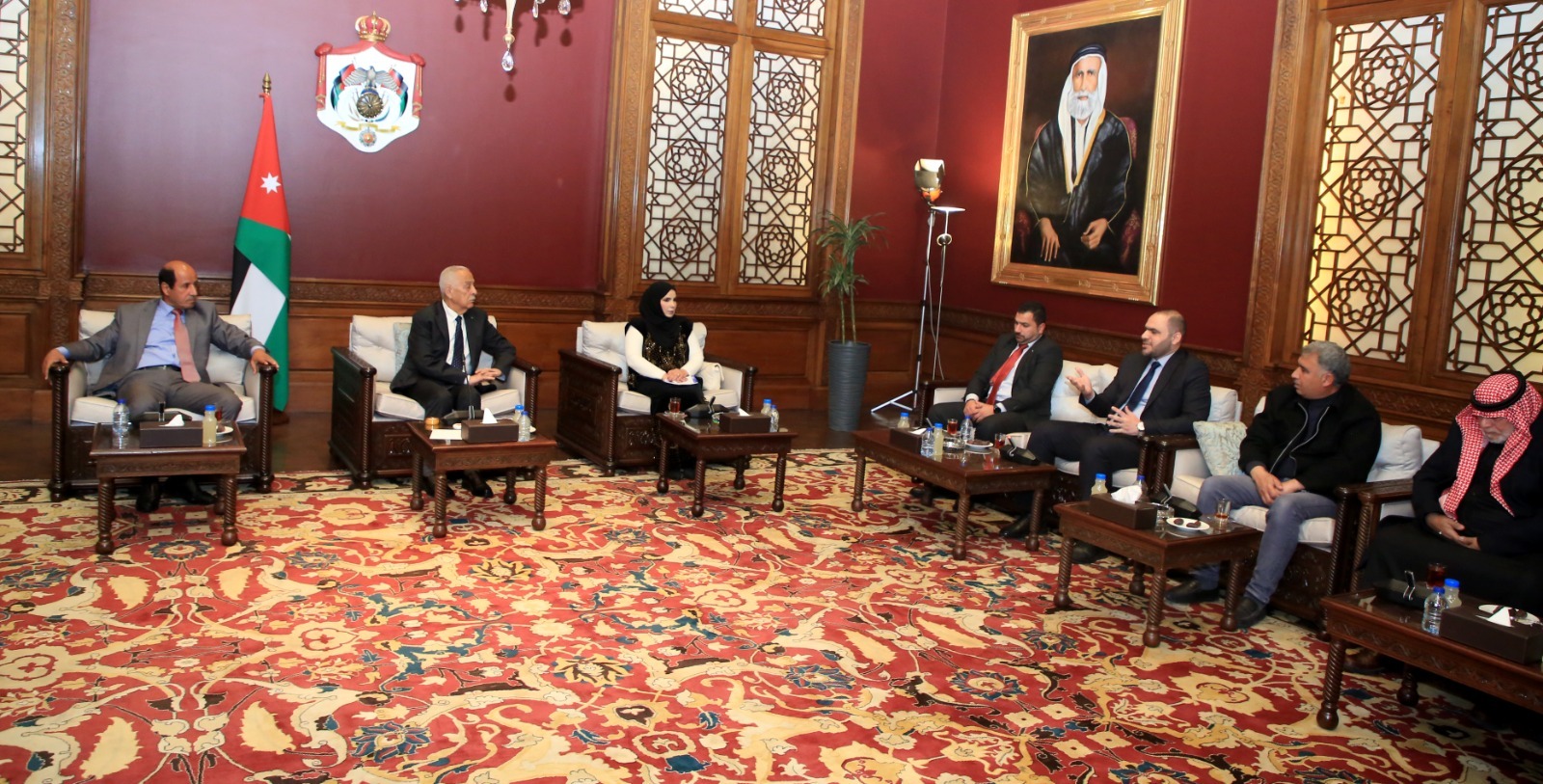 Madar Al-Saa Images 0.17114091405788545