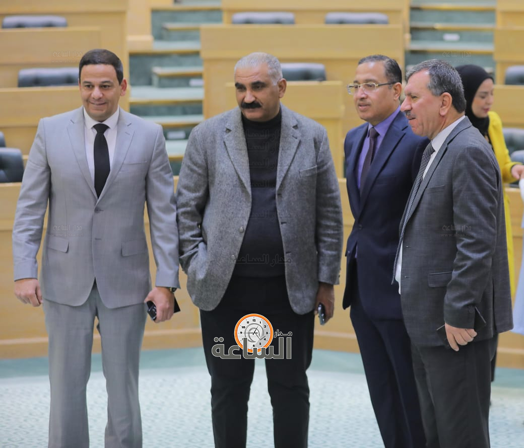 Madar Al-Saa Images 0.6872388563875391