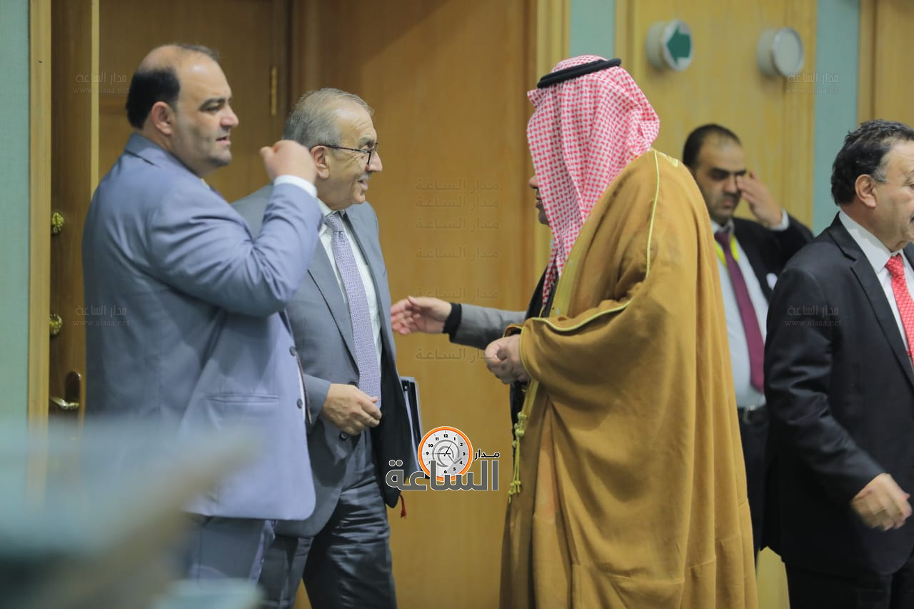 Madar Al-Saa Images 0.48064713885890775