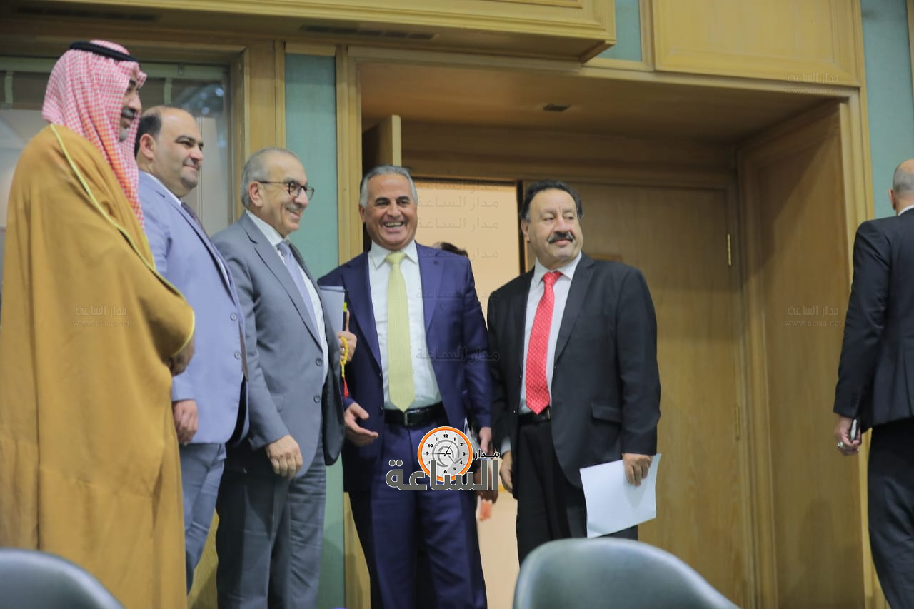 Madar Al-Saa Images 0.35450440633846036