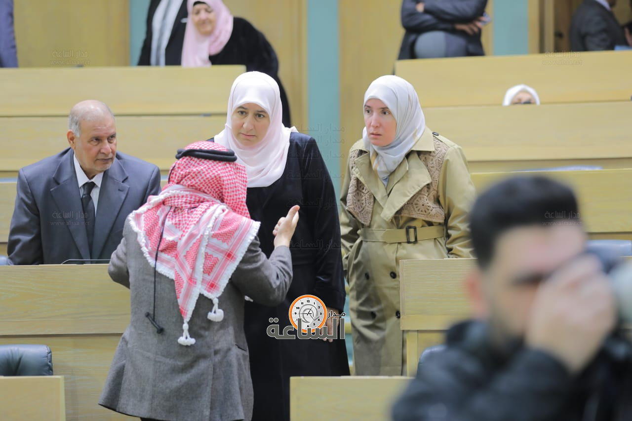 Madar Al-Saa Images 0.9385380764556357