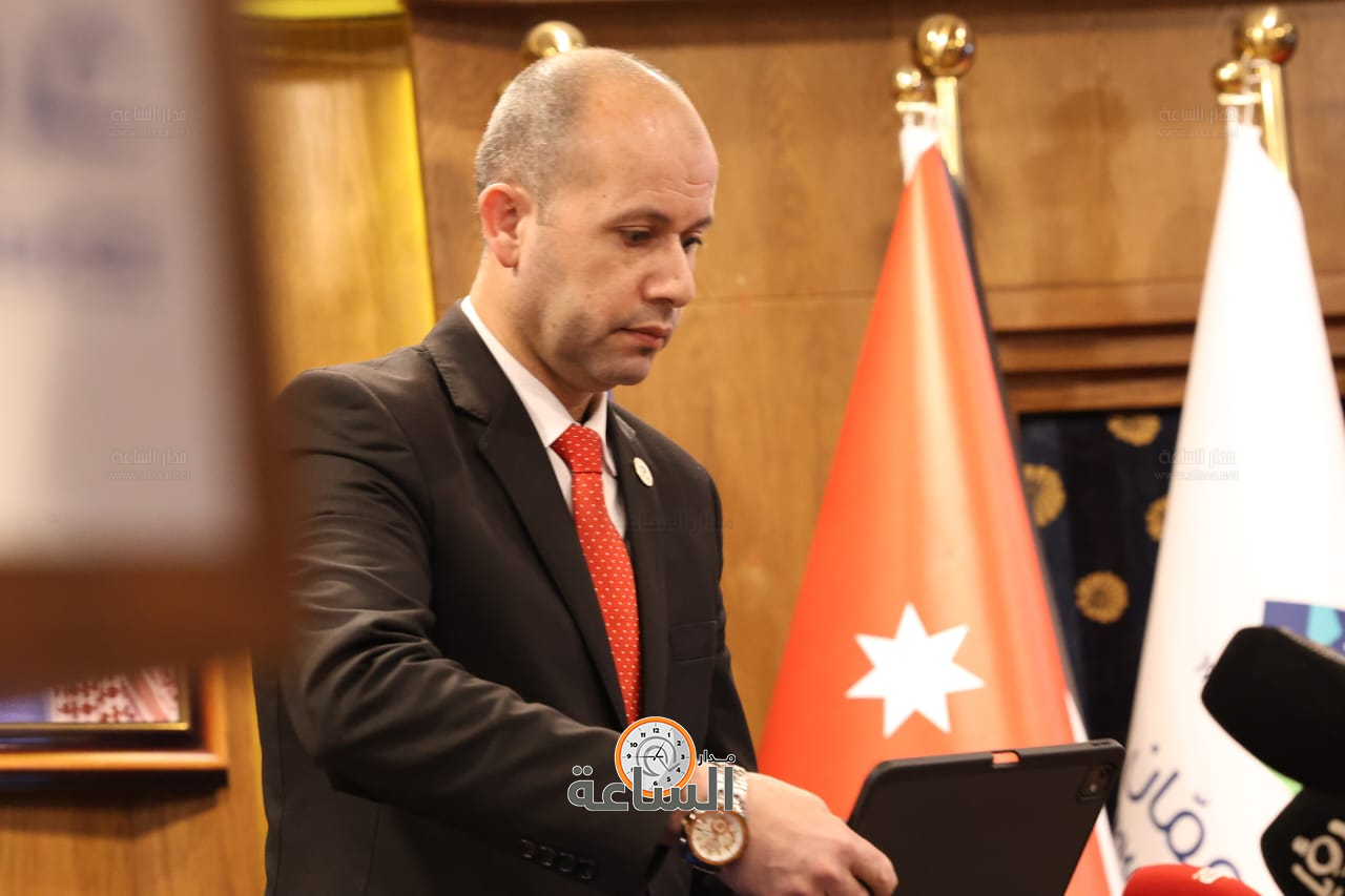 Madar Al-Saa Images 0.9916899742775631