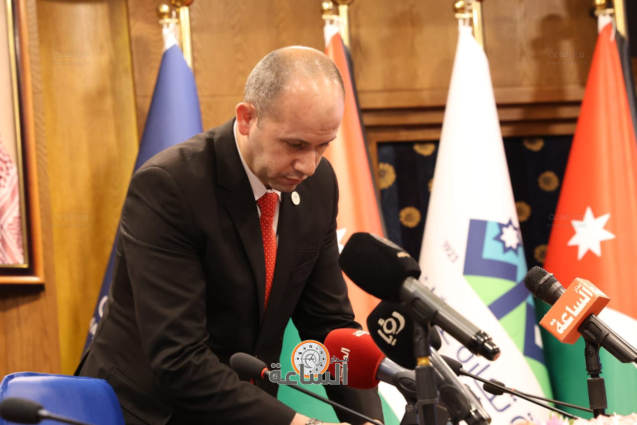 Madar Al-Saa Images 0.8687324109170789