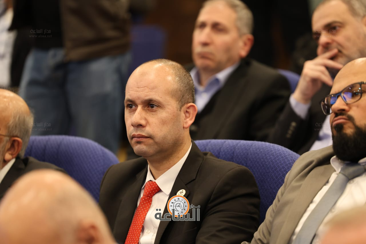 Madar Al-Saa Images 0.4087749712915536