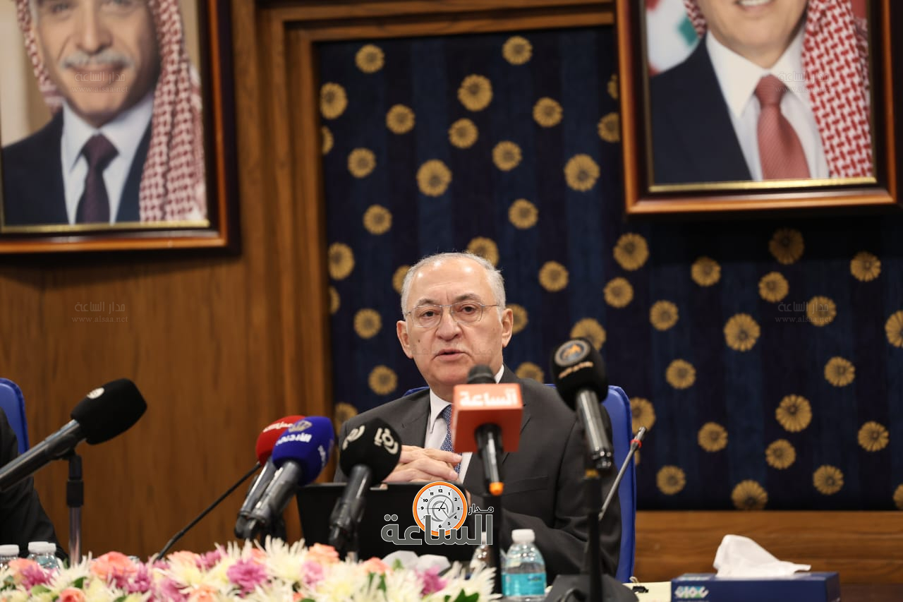 Madar Al-Saa Images 0.03465990308372269