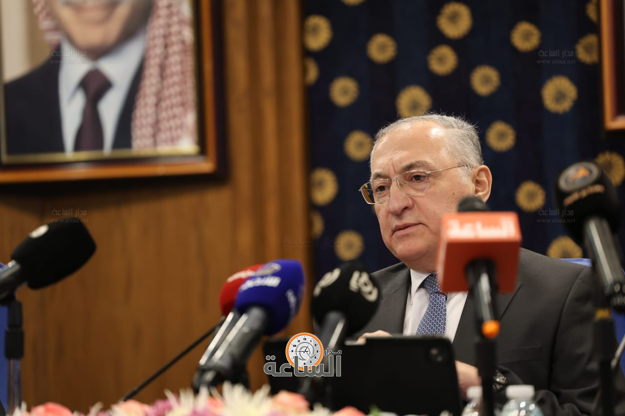 Madar Al-Saa Images 0.918394531448727