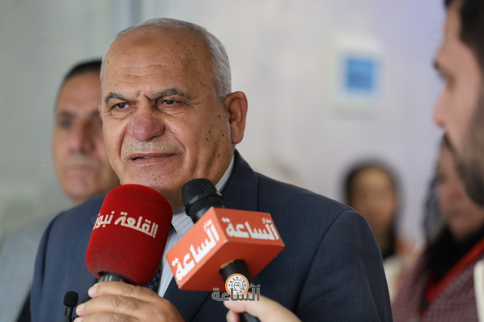 Madar Al-Saa Images 0.37284741162217117