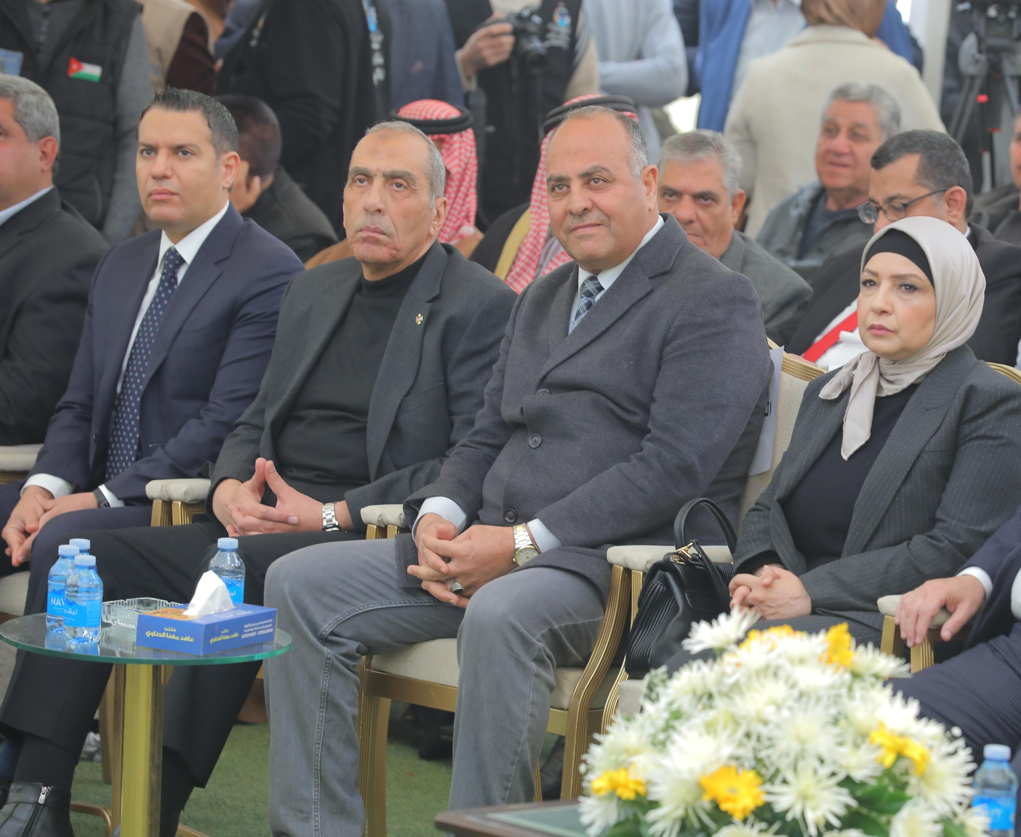 Madar Al-Saa Images 0.8551323454509794