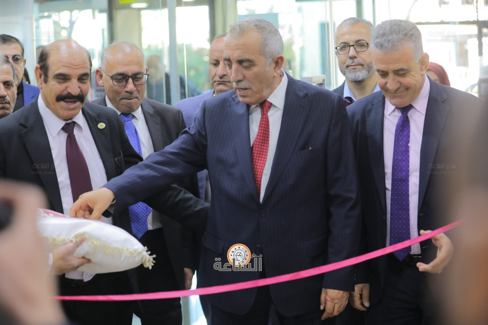 Madar Al-Saa Images 0.8955441172383611