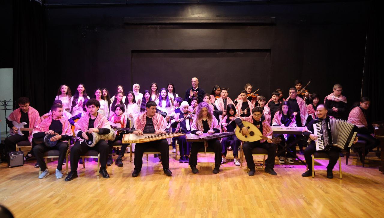 Madar Al-Saa Images 0.652062855922295