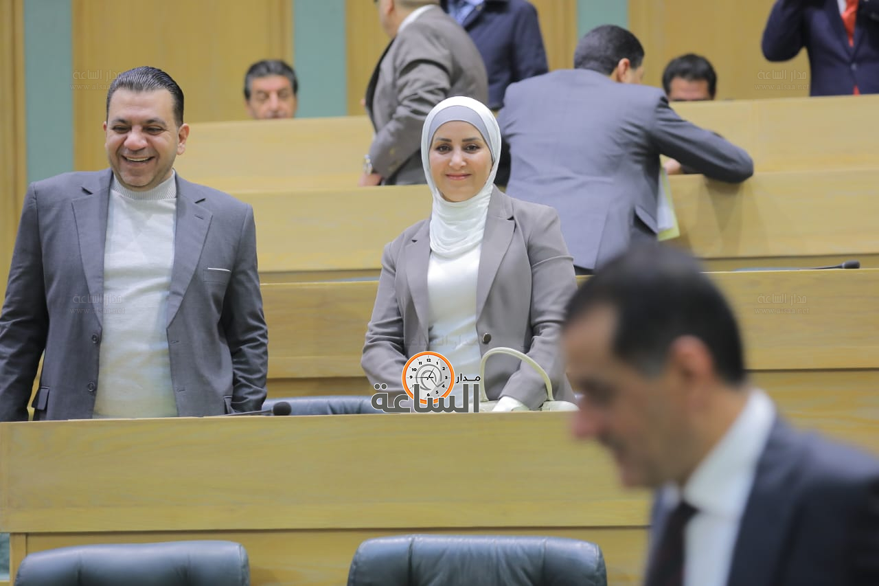 Madar Al-Saa Images 0.02523707535206343