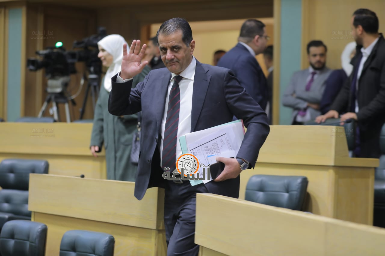 Madar Al-Saa Images 0.7245135087501386